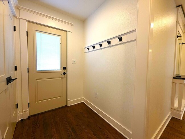 Building Photo - Lease this fully remodeled sanctuary – where modern luxury meets timeless East Texas charm!