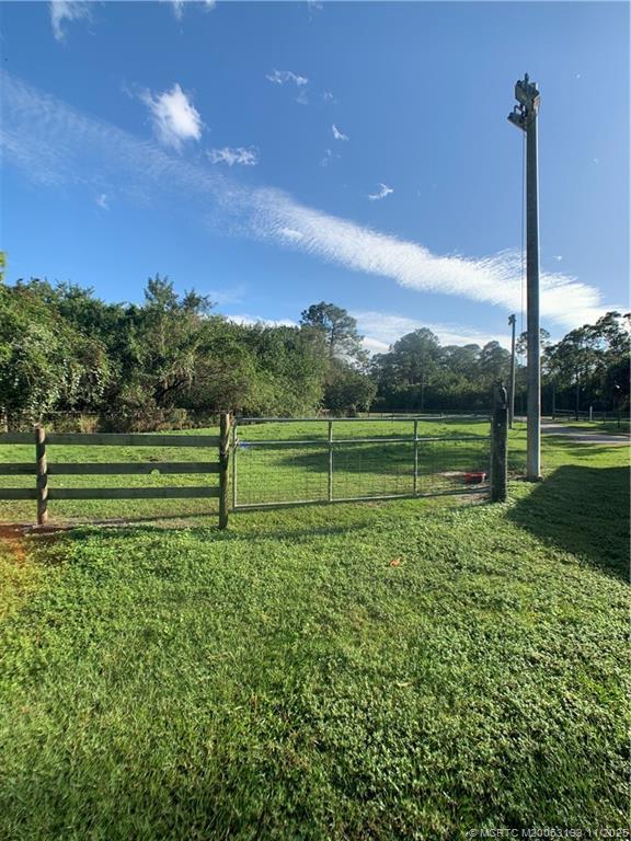 Building Photo - 6105 SW Gator Trail