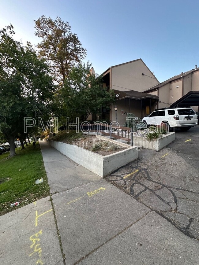 Primary Photo - 424 N Center St