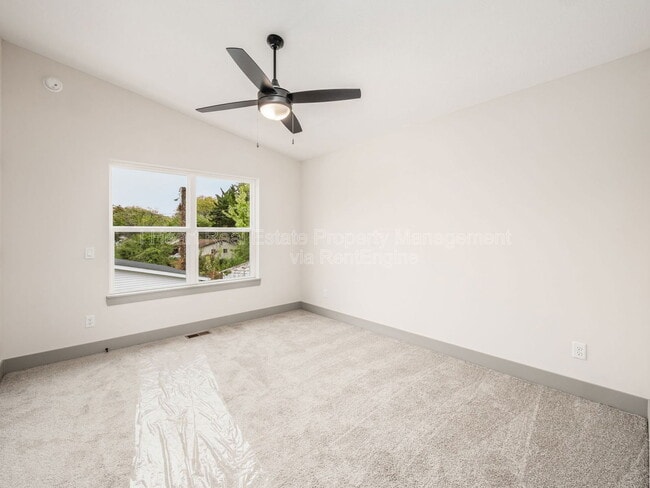 Building Photo - 1128 Geers Ave