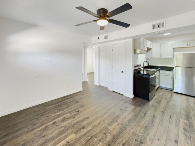 Building Photo - 515 Bremser Ave