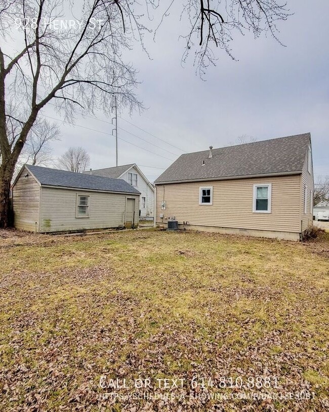 Building Photo - 928 Henry St