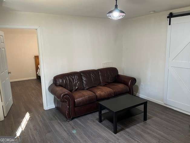 Building Photo - 5485 Mercedes Dr