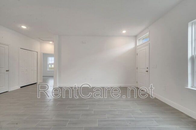 Building Photo - 1600 Cumin Dr