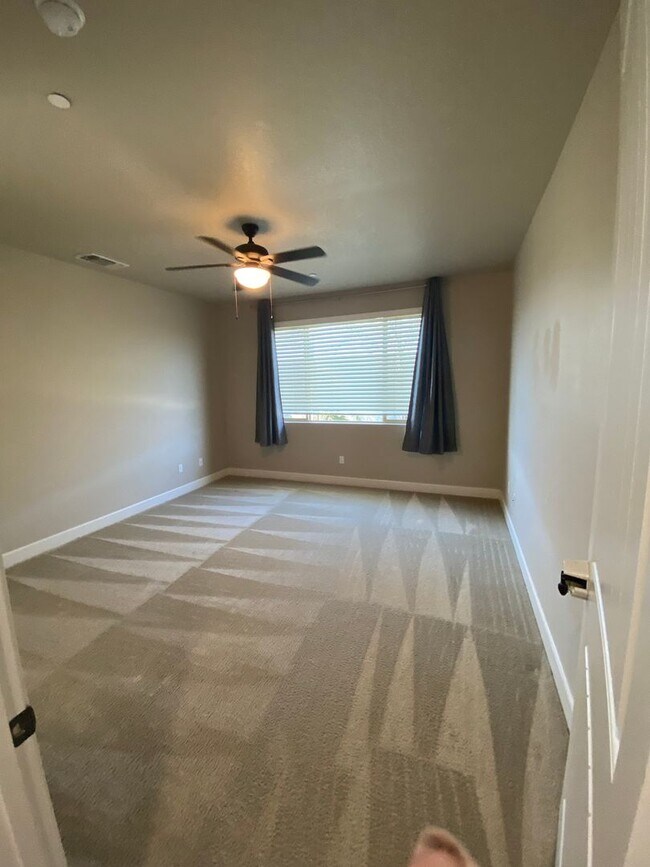 Building Photo - 3200 N Glacier Way