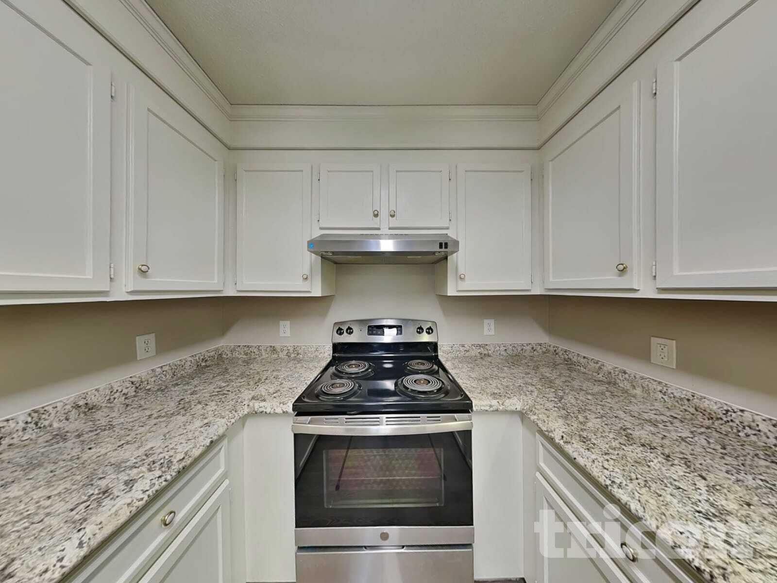 Building Photo - 337 Montclaire Ln