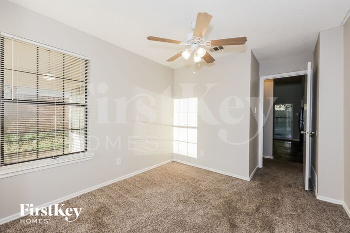 Building Photo - 6014 Glenwood Dr