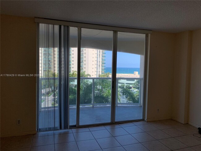 Building Photo - 3800 S Ocean Dr