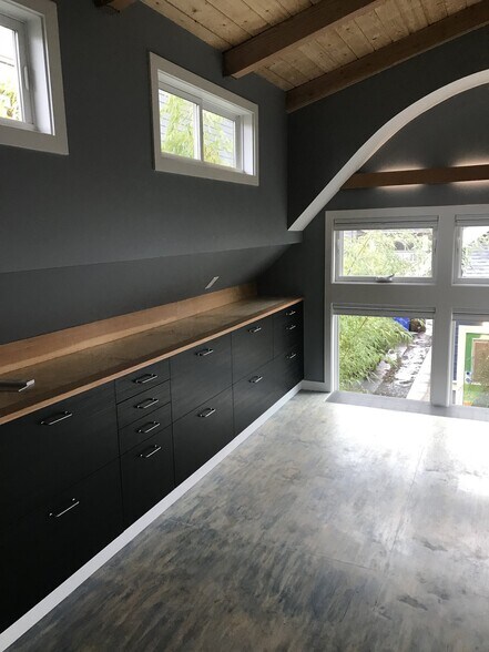 Building Photo - 1412 SE Carlton St