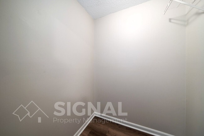 Building Photo - 1223 Magnolia Pl