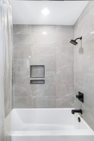 Building Photo - 1028 Bladensburg Rd NE