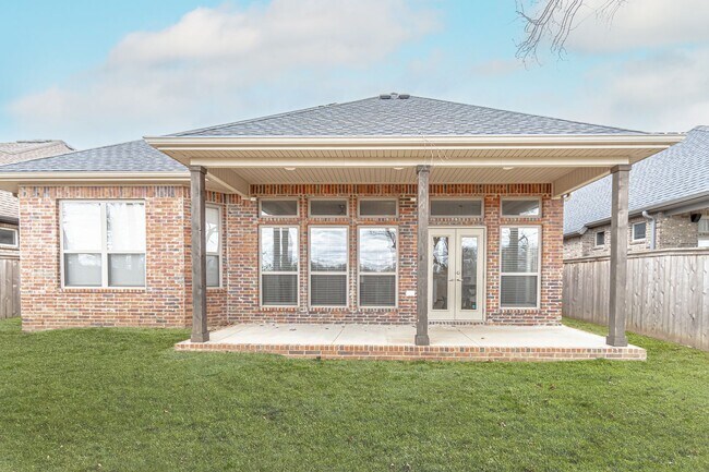 Building Photo - Craftsman Style Home in Bentonville!