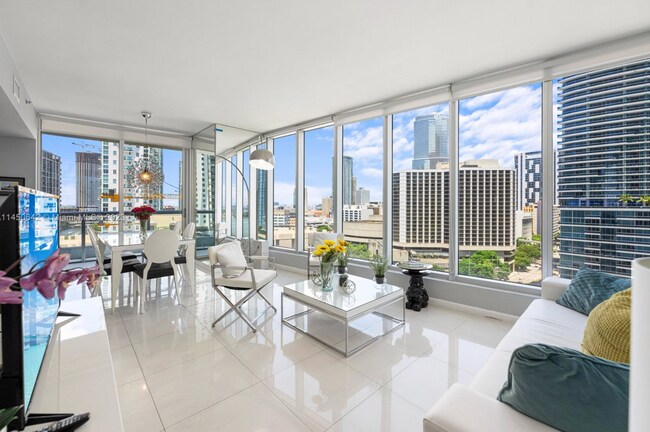 living room - 485 Brickell Ave