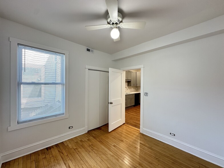 Building Photo - 3713 W Belmont Ave