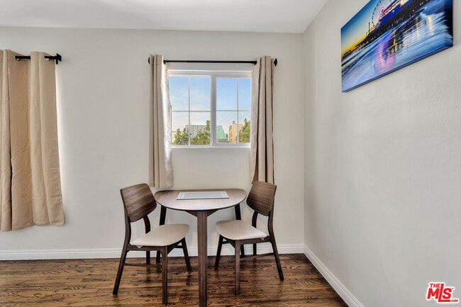 Building Photo - 932 Wilcox Ave