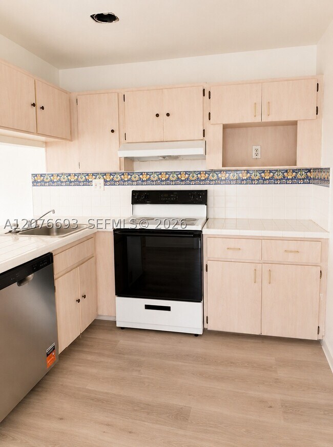 Building Photo - 15401 SW 81st Cir Ln