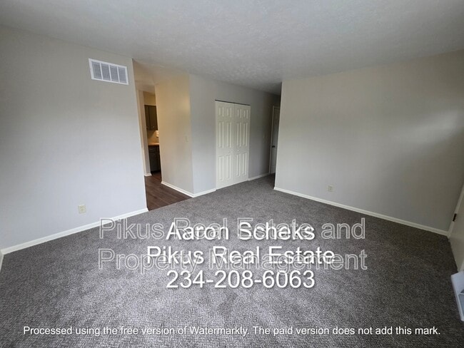 Building Photo - 3637 Albrecht Ave