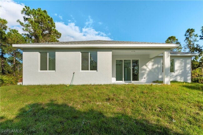 Building Photo - 918 Hollister Ave