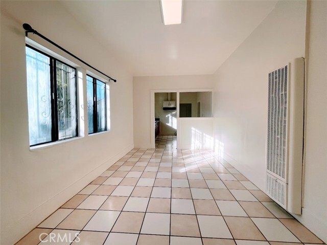 Building Photo - 1343 Walnut Ave