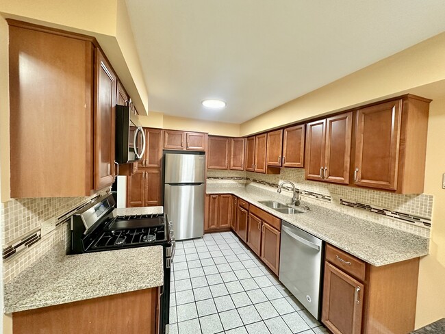 Building Photo - 1234 Churchill Ct