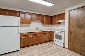 Building Photo - 0852-325 NE Kettle St #107