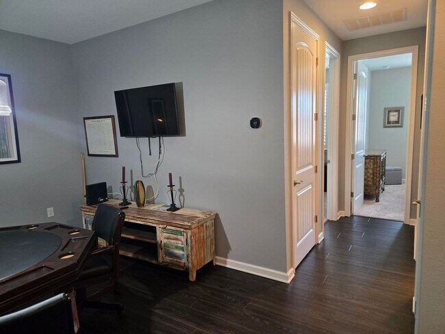 Building Photo - Impeccable Fully Furnished Sarasota Oasis Move-In Ready with Serene Water Views Ask About Our $1,...
