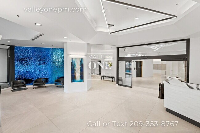 Building Photo - Fully Furnished Condo With Panoramic San Francisco Bay Views and Unbeatable Amenities