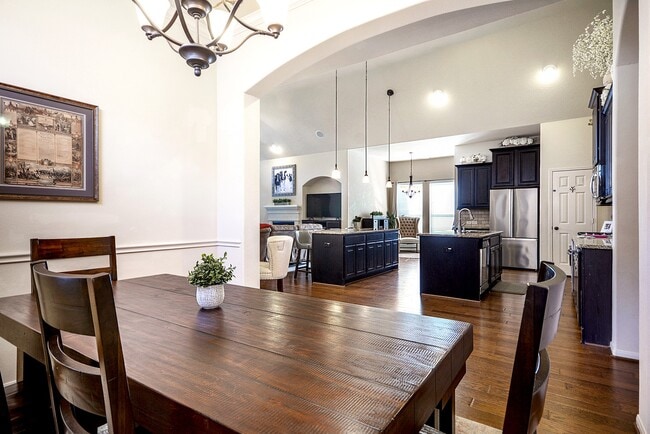 Building Photo - 2519 Kinsgate Forest Dr