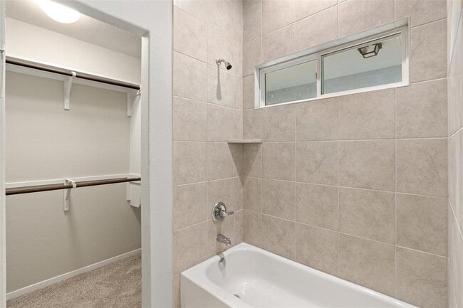 Building Photo - 148 Living Reef Dr