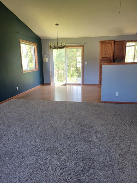 Building Photo - 470 Martin Way