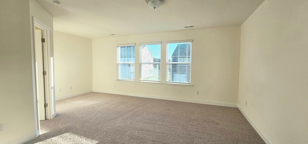 Building Photo - 1534 Cedar Tree Dr