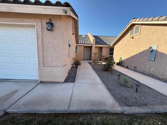 Building Photo - 7375 E 39th St