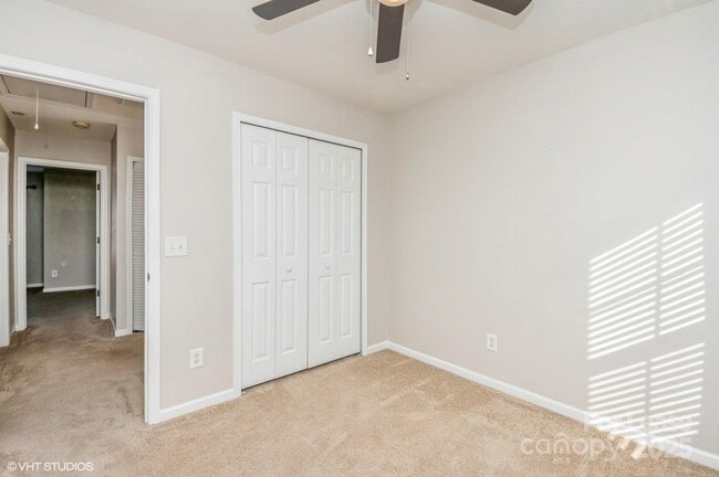 Building Photo - 2327 Crosscut Dr