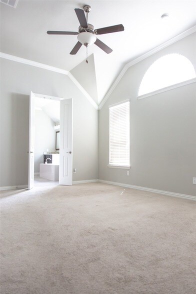 Building Photo - 16108 Gladewater Terrace