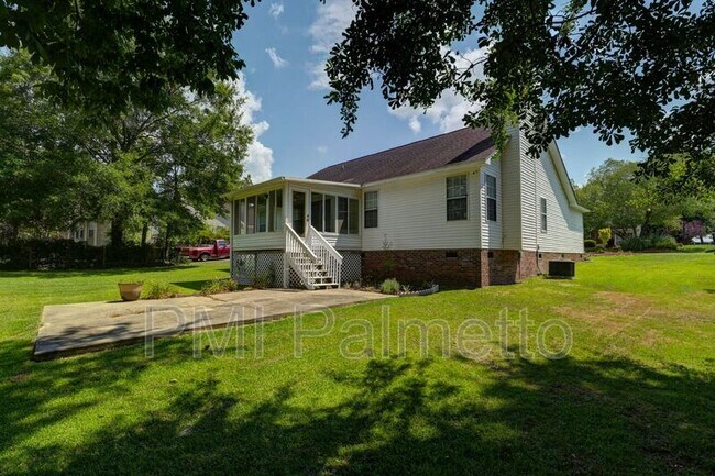 Building Photo - 212 Brookstone Way