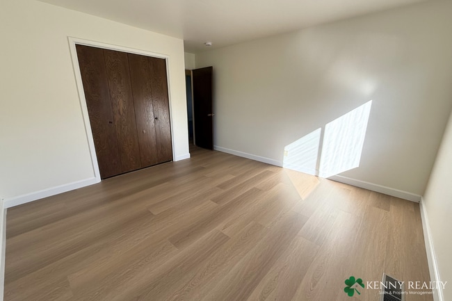 Building Photo - Updated 3 Bedroom, 2 Bathroom in Laurelwood Neighborhood San Mateo