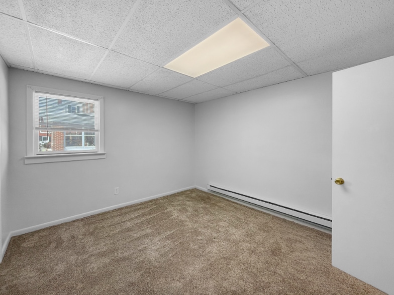 Building Photo - 301 N Julian St