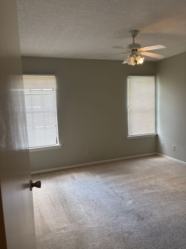 Building Photo - 5764 Worchester Ct