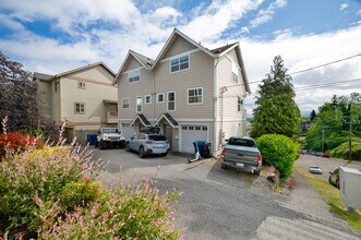 Building Photo - The Perfect Urban Escape: A Quiet, Safe 3-Bedroom Townhouse in North Queen Anne - Tour Now!