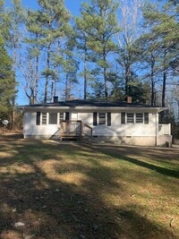 Building Photo - Move In Ready!
