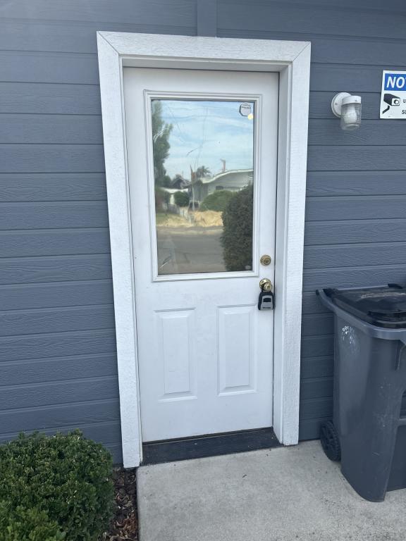 Building Photo - 421 N 10th St