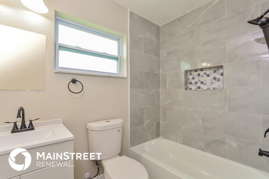 Building Photo - 983 N Waycross Cir