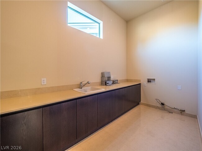 Building Photo - 7426 Yonie Ct