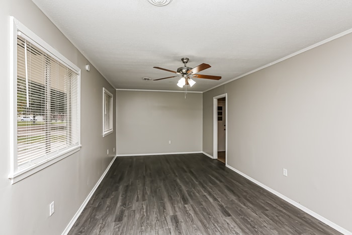 Building Photo - 258 Melrose Dr
