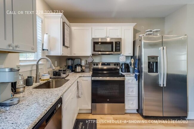 Building Photo - 142 Coral Breeze Drive