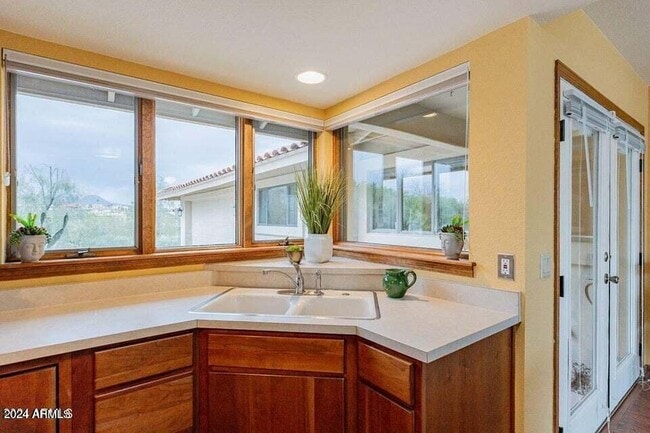 Building Photo - 16120 Cholla Dr