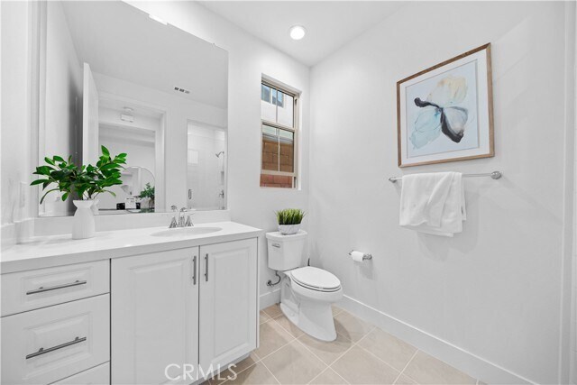 Building Photo - 206 Collino