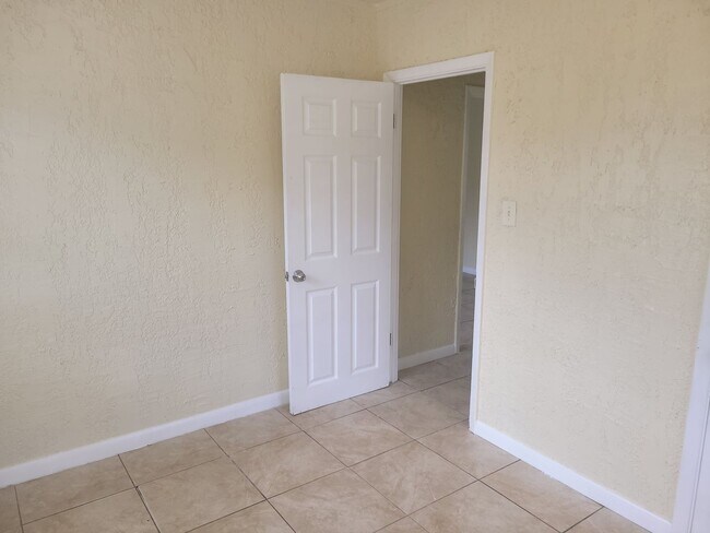 Building Photo - 508 Booker St