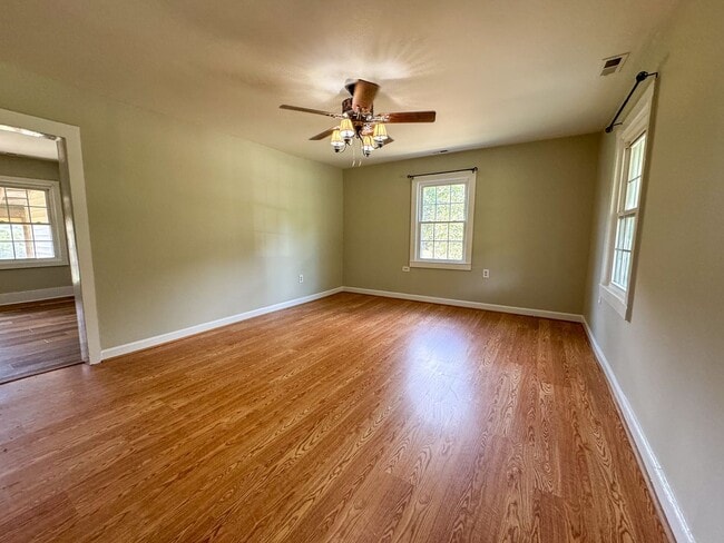 Building Photo - 2bed/1bath  Fluvanna Cottage