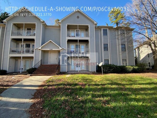 Primary Photo - Pristine 2 Bed / 2 Bath Condo on Glendale ...